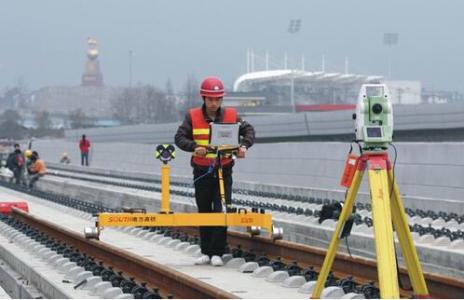 �y�L����